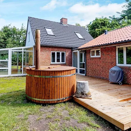 Prázdninový dům Four-bedroom Holiday In Norre Nebel 11 *